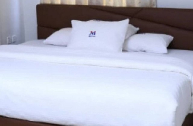 Comfortable ROYAL City Hotel Suite