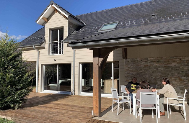 Comfortable villa, air conditioning, 3 bedrooms, 3 bathrooms, garden