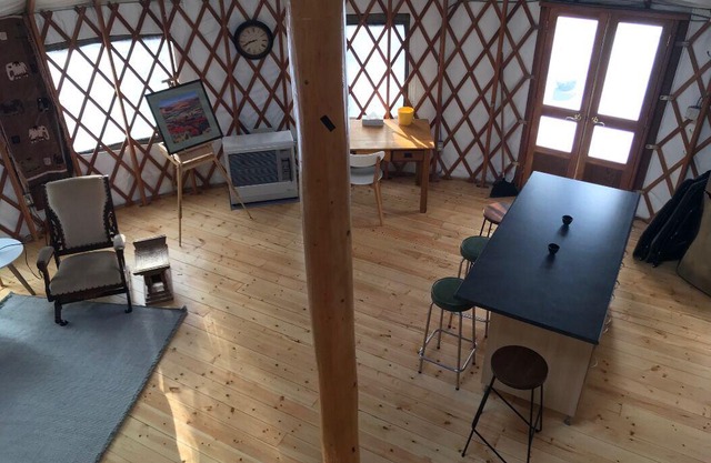 Comfortable Yurt on Acreage Minutes from Downtown