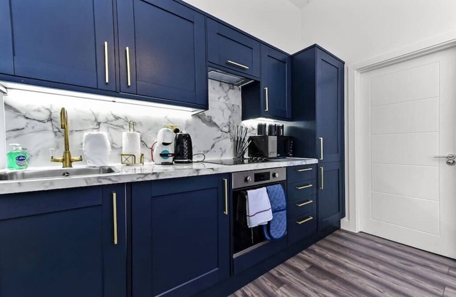 Comfy and Contemporary One Bedroom Flat