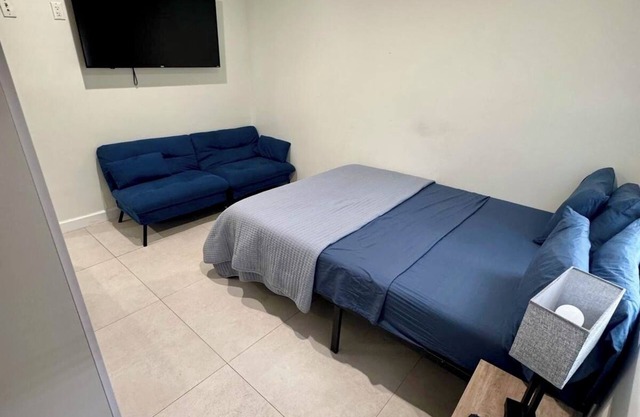 Comfy and Cozy Studio in Wynwood - Miami (1 Queen bed and 1 sofa bed)