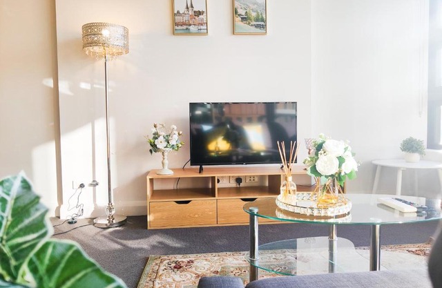 Comfy & Bright 1 Bed Apt Olympic
