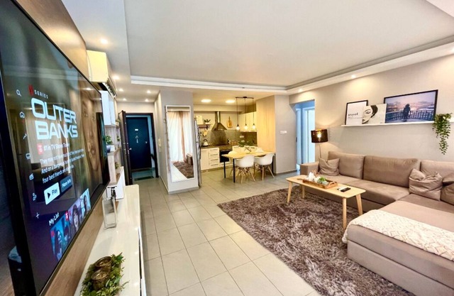 Comfy & Cozy 2BD Apartment