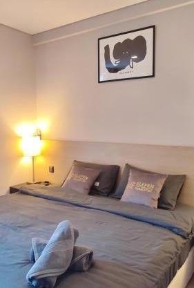 Comfy King Seaview The Straits Suite 1309 by Elefen Homestay
