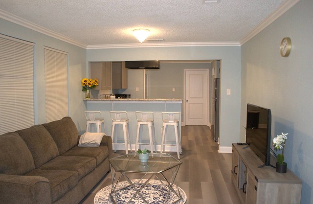 Comfy Pet-Friendly 2-bedroom house in vibrant New Orleans with WiFi, AC