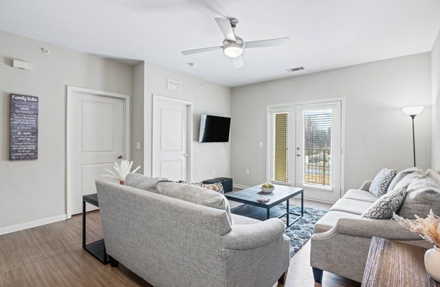 Comfy Stay by ATL Airport + Pool Access