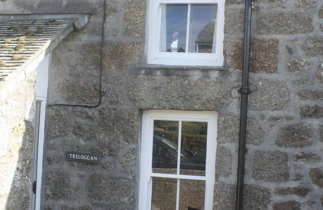 Compact traditional cottage - Coastal Village of Treen