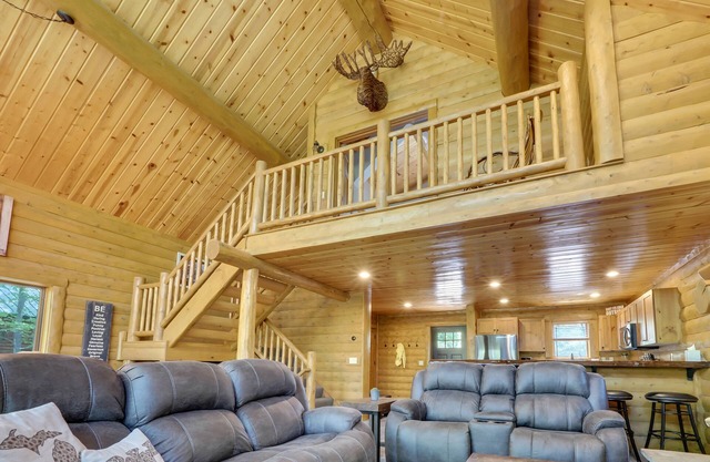 Completely updated Boyne Mountain Cabin Ski-in/out
