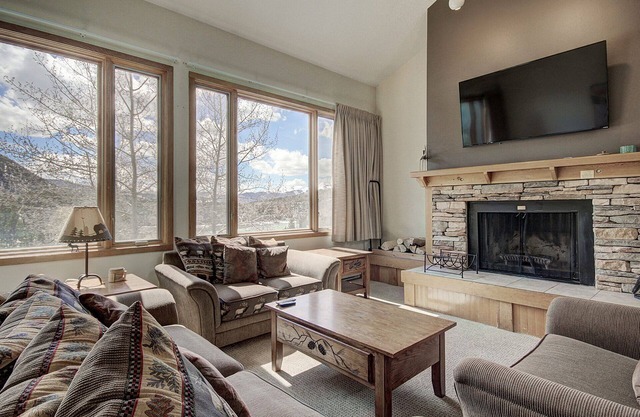 Condo On Keystone Lake/Pool and Hot Tub Access