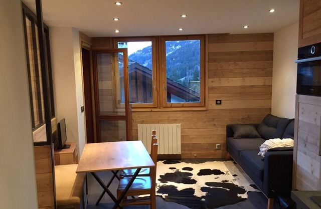 Contemporary chalet" apartment 2bed, 4p, Valmorel Planchamp, ski in ski out
