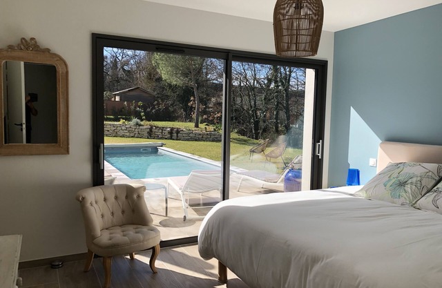 Contemporary villa with swimming pool on the Valdaine golf course in Drôme provençale