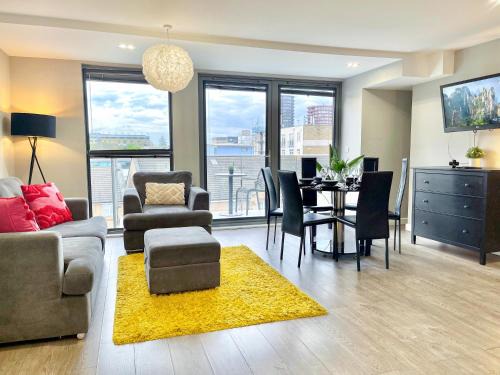 Contemporary Apartments with Private Balconies in Hoxton near Shoreditch, Old Street, Islington
