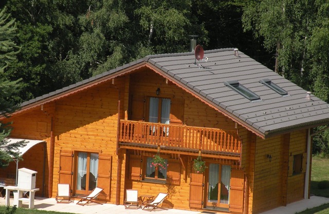 CONTEMPORARY CHALET WITH FIREPLACE SAUNA BALNEO WIFI