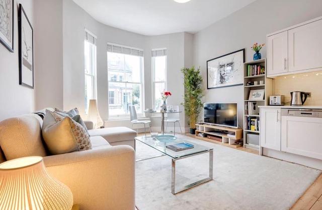 Contemporary Clapham Living