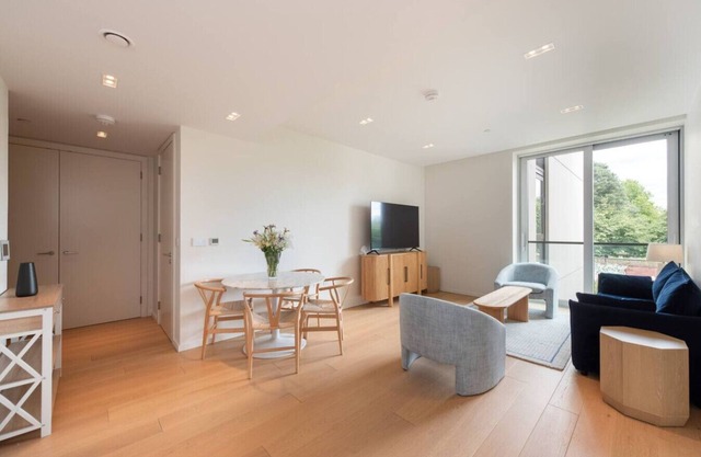 Contemporary Living in London