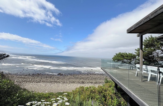 Contemporary Oceanfront Estate