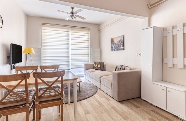 Convenient Flat with Balcony 7 min to Bull Statue
