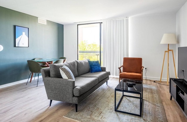 Convenient Foggy Bottom 1BR w/ W/D + Gym on GW Campus, by Blueground