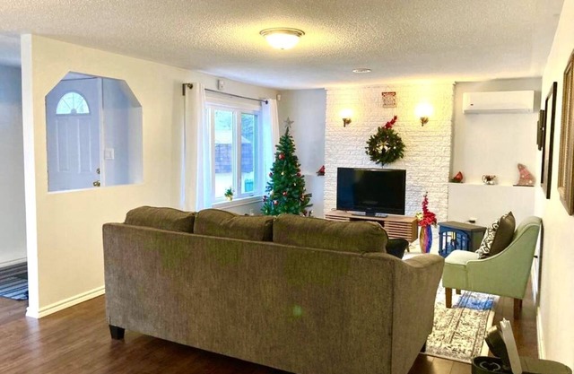 Conveniently located 2BR Unit, close to shopping center