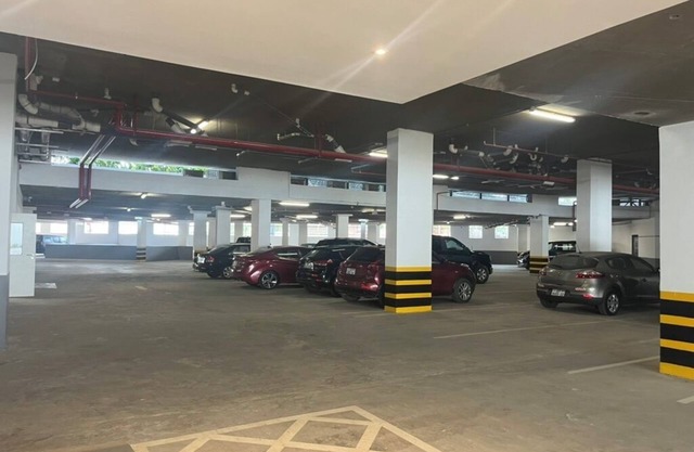Cool 1 bedroom Corner apartment with a view of the Tetteh Quarshie interchange.