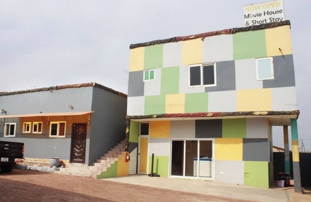 Cool bed & breakfast with AC in Ashiaman Kubekro No 4