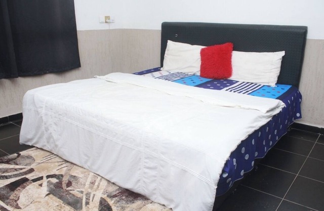 Cool bed & breakfast with AC in Ashiaman Kubekro No 7