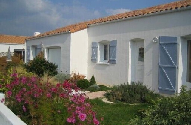 Coquet independent apartment between sea, forest and marsh.