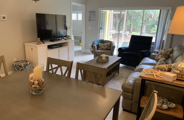 Coral Falls Retreat on 1st Floor - Lely - Booking NOW for summer!