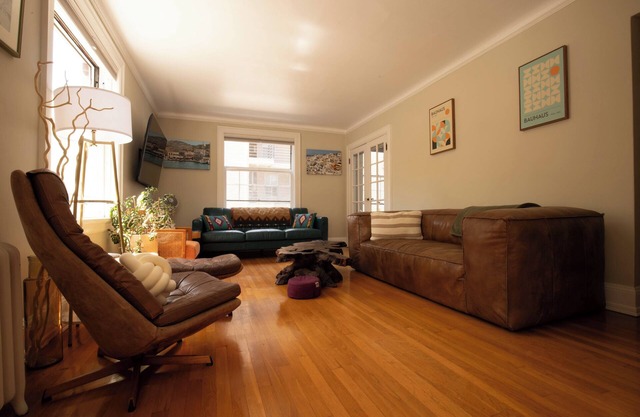 Corner Sunny Unit. TempurPedic bed. Secure Parking