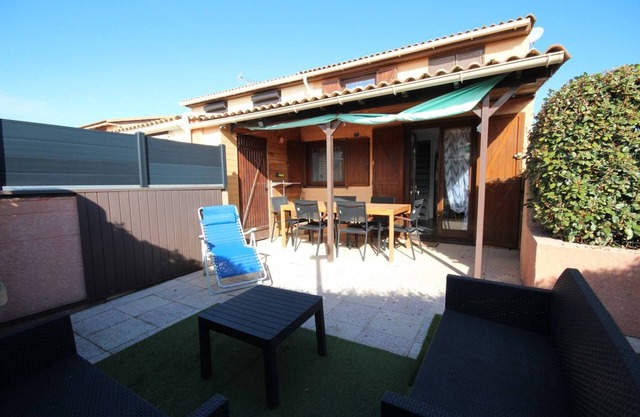 Corner Villa in residence LES TAMARIS, 2 bedrooms, 4/6 Persons, wifi, PORTIRAGNES PLAGE