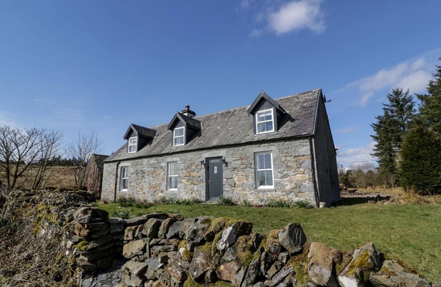 CORRAFECKLOCH FOREST COTTAGES, pet friendly in Glentrool