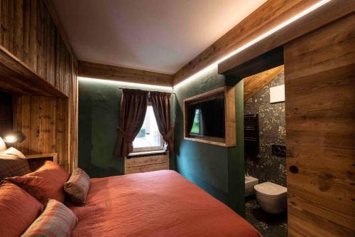 Cortina Center House