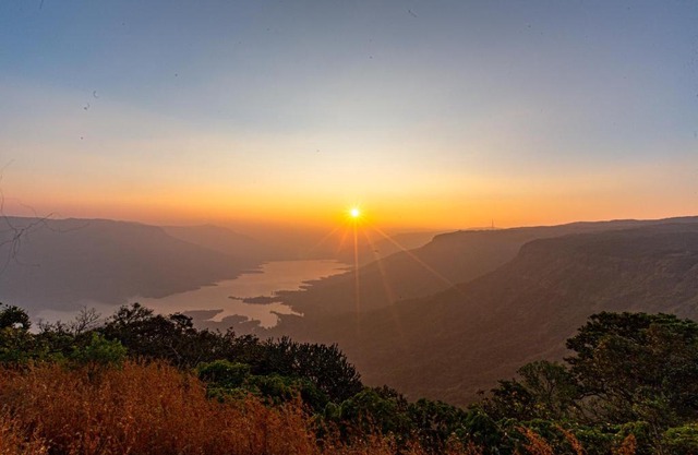 CosmicStays Evergreen Cascade - The Hidden Gem of Mahabaleshwar