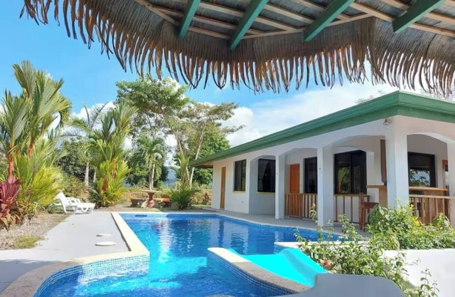 Costa Amor: Luxury Villa w/Two Pools in Dominical, Costa Rica