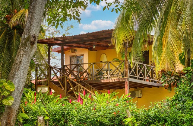 Costa Rica Hideaway – Beach & Pool Apartment