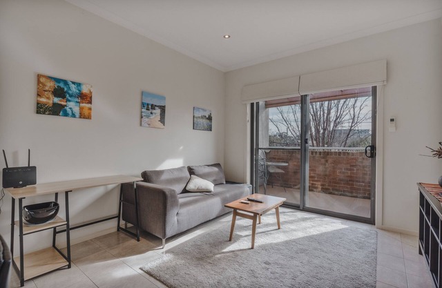Cosy 1-Bed In Peaceful Location Across From Park