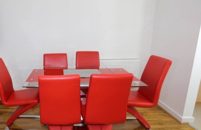 Cosy 1 Bedroom Apartment in Excel with Balcony