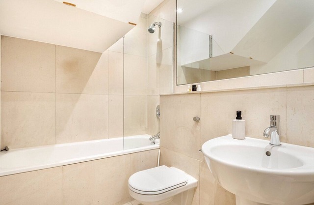 Cosy 2 bedroom, 2 bathroom flat in Notting Hill, closeby to Hyde Park