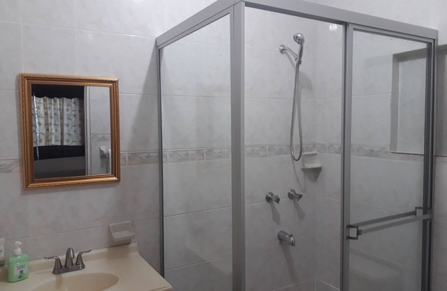 Cosy 2 Bedroomd 2 BathroomsnPrivate Beach Access Available 10 minutes awayn