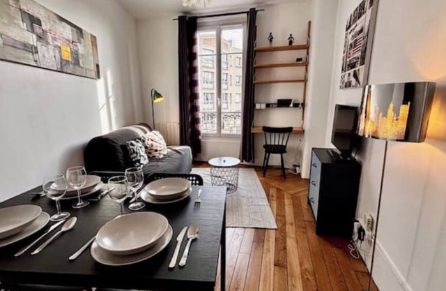 Cosy 2-room apartment near Paris, La Défense, Versailles, Roland Garros.