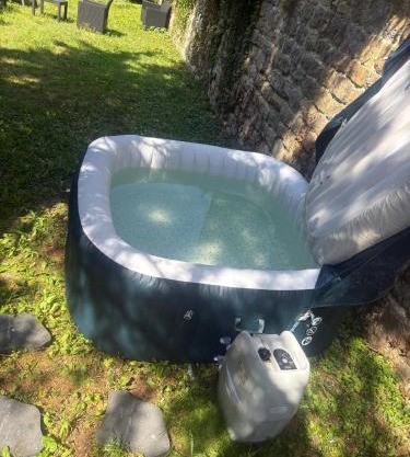 cosy 50m2 avec spa et jardin