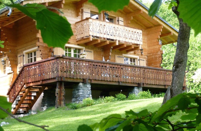 Cosy all-wood chalet, Chamonix valley, breathtaking Mont Blanc view