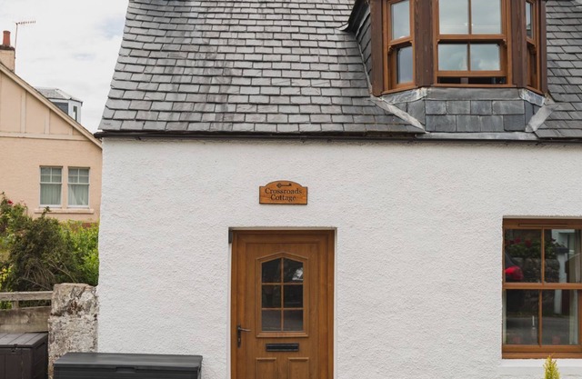 Cosy and Quaint One Bedroom Cottage at the Foot of Loch Ness