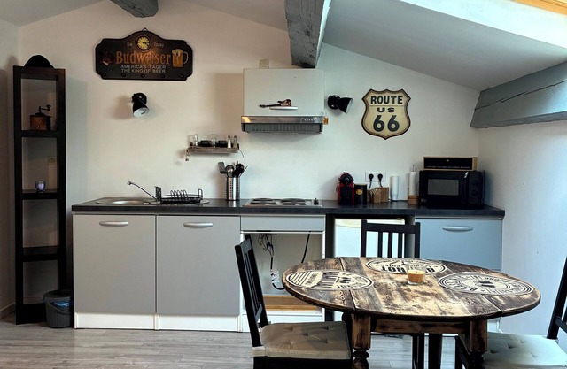 Cosy and relaxing atmosphere in St Zacharie, in the heart of the village.
