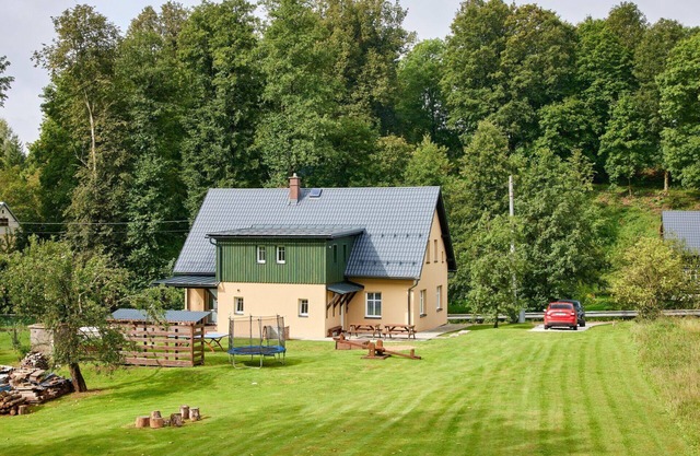 Cosy apartment for 10 guests with WIFI, TV, patio, panoramic view and parking