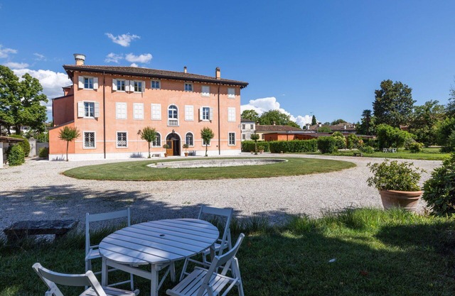 Cosy apartment for 4 guests with WIFI, A/C, TV and patio