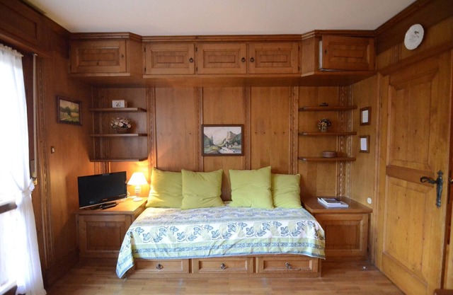 Cosy apartment with terrace overlooking Tofana