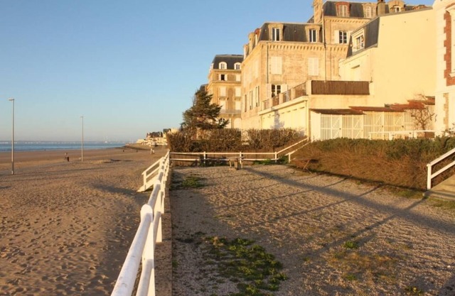 Cosy apartment with direct beach access