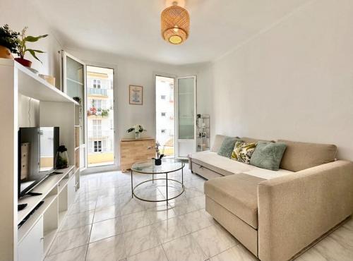 Cosy apartment - 15 min from beach - Free Parking