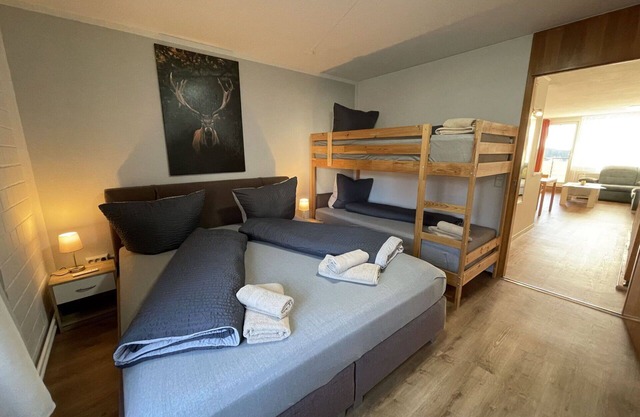 Cosy apartment for 4 people with WIFI, pool, TV, balcony and parking